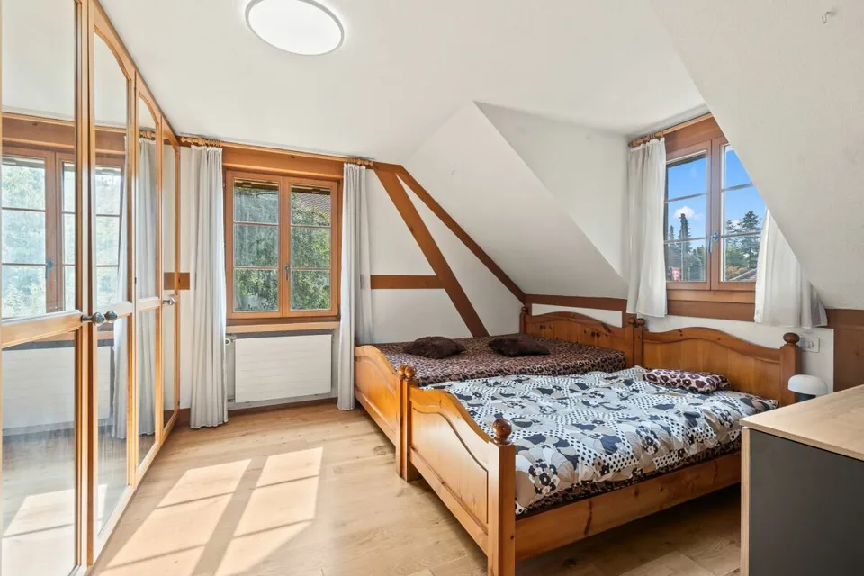 Villa indipendente con fascino e ampia offerta di spazio, oltre a una casa per gli ospiti – foto 12 di 20