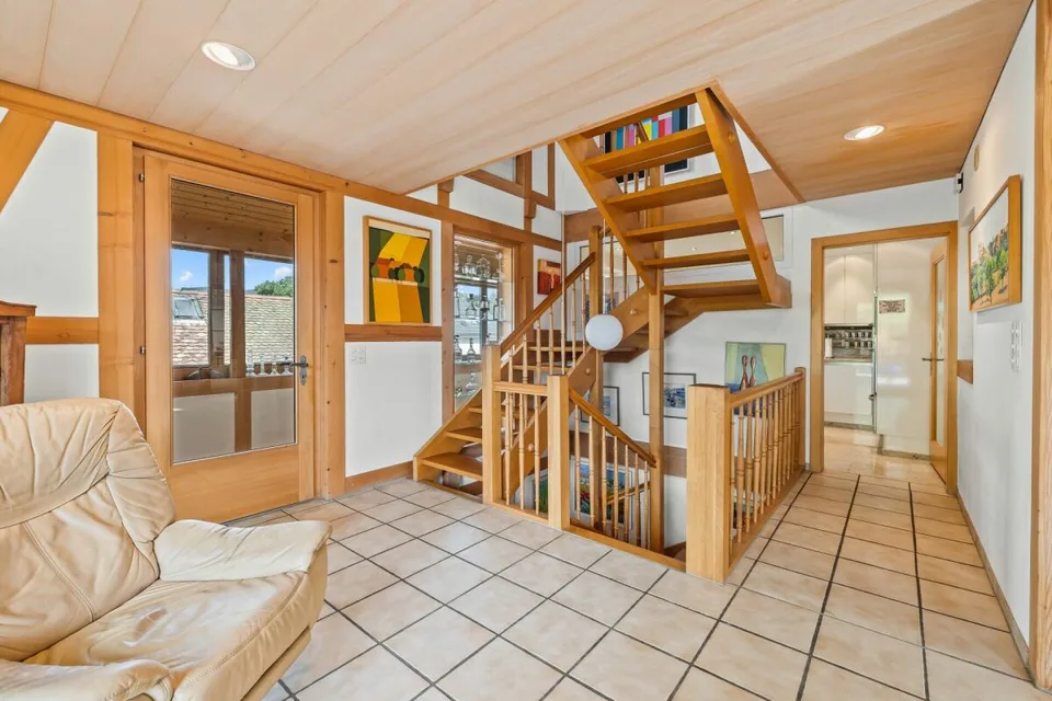 Villa indipendente con fascino e ampia offerta di spazio, oltre a una casa per gli ospiti – foto 9 di 20