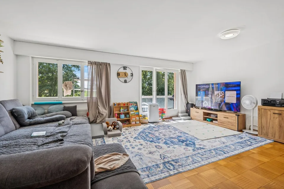 Ideale Lage für diese geräumige Wohnung – Foto 5 von 13