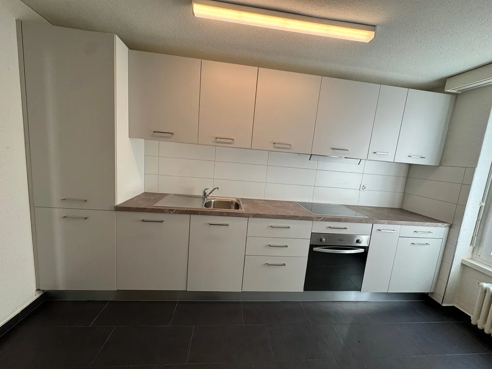 Geräumige 4.5-Zimmer-Wohnung im Erdgeschoss in Arbon – Foto 3 von 8