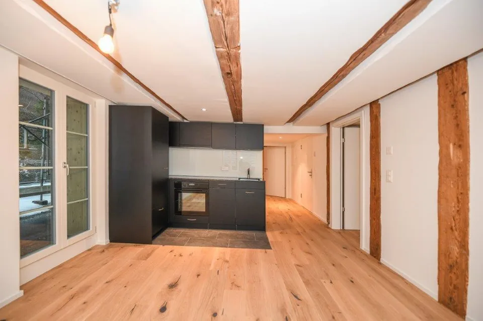 Gemütliche 2.5-Zimmer-Wohnung in Fällanden – sofort verfügbar! – Foto 2 von 9
