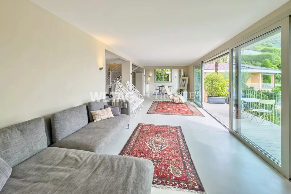 Ronco sopra Ascona: Villa moderna a due famiglie con due appartamenti & vista lago splendida in vendita – foto 7 di 13