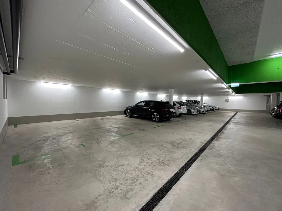 Place de stationnement dans un garage – photo 2 sur 2