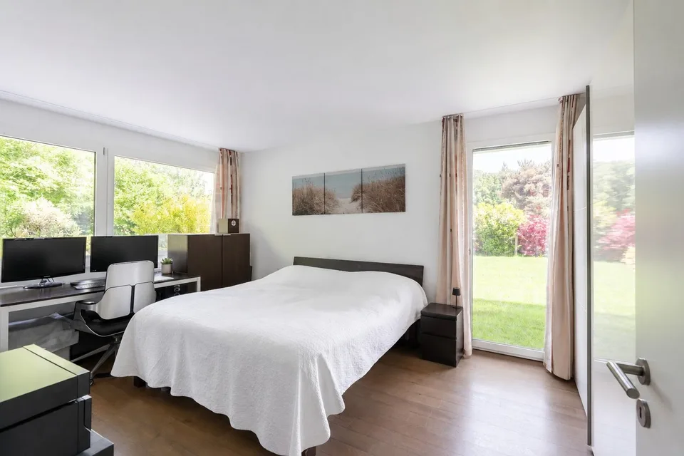 Grosszügige Gartenwohnung mit viel Privatsphäre und Weitsicht – Foto 8 von 14