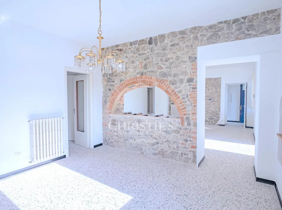 Appartamento elegante con porticato vista lago e giardino privato ad Arolo, Lago Maggiore – foto 12 di 13