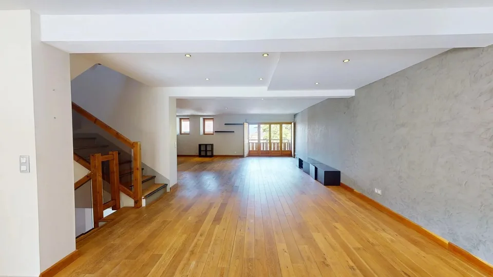 Voll möbliertes T4-Renovierungsobjekt mit 218 m² zur Miete in Archamps – Foto 4 von 13