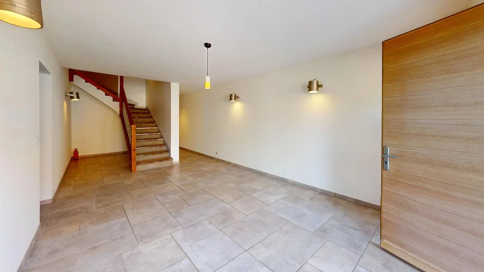Voll möbliertes T4-Renovierungsobjekt mit 218 m² zur Miete in Archamps – Foto 2 von 13