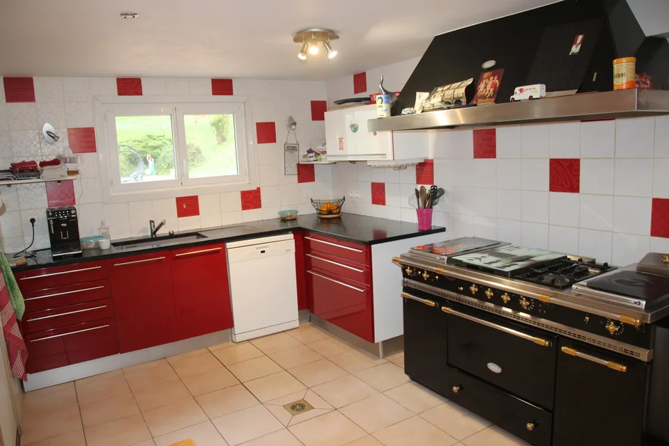 Francia - Boyer: Grande casa di 6,5 locali, 300 m2, con piscina di 50 m2 – foto 5 di 13