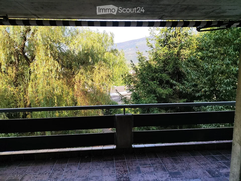 Grosszügige helle 3.5-Zimmer Wohnung – Foto 2 von 9