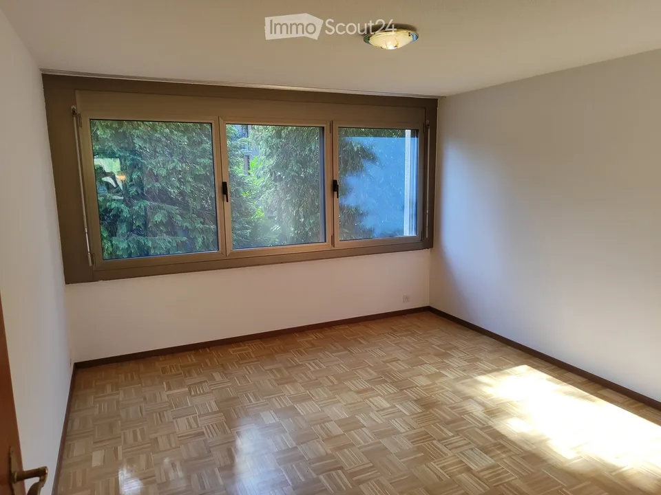 Grosszügige helle 3.5-Zimmer Wohnung – Foto 7 von 9
