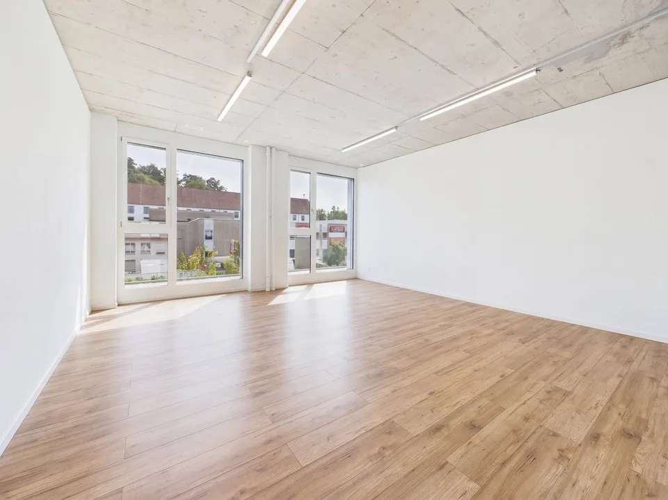 Moderne 5.5-Zimmer Büro-/Gewerbefläche in Baar mieten – Foto 2 von 13