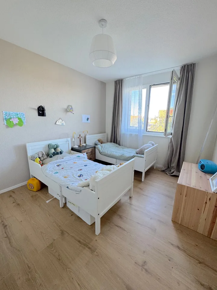 EIGENES GARTEN VON 576m2 / 4,5 Zimmer / Autobahn 5 Minuten entfernt – Foto 9 von 18