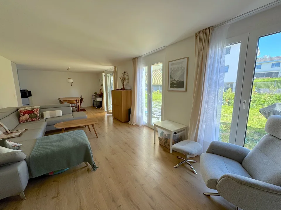EIGENES GARTEN VON 576m2 / 4,5 Zimmer / Autobahn 5 Minuten entfernt – Foto 2 von 18