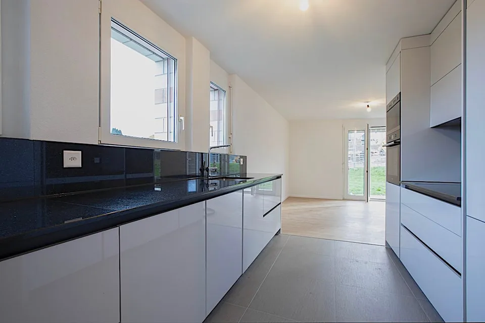 Giardino privato di 576m2 / Appartamento di 4,5 locali – foto 16 di 19