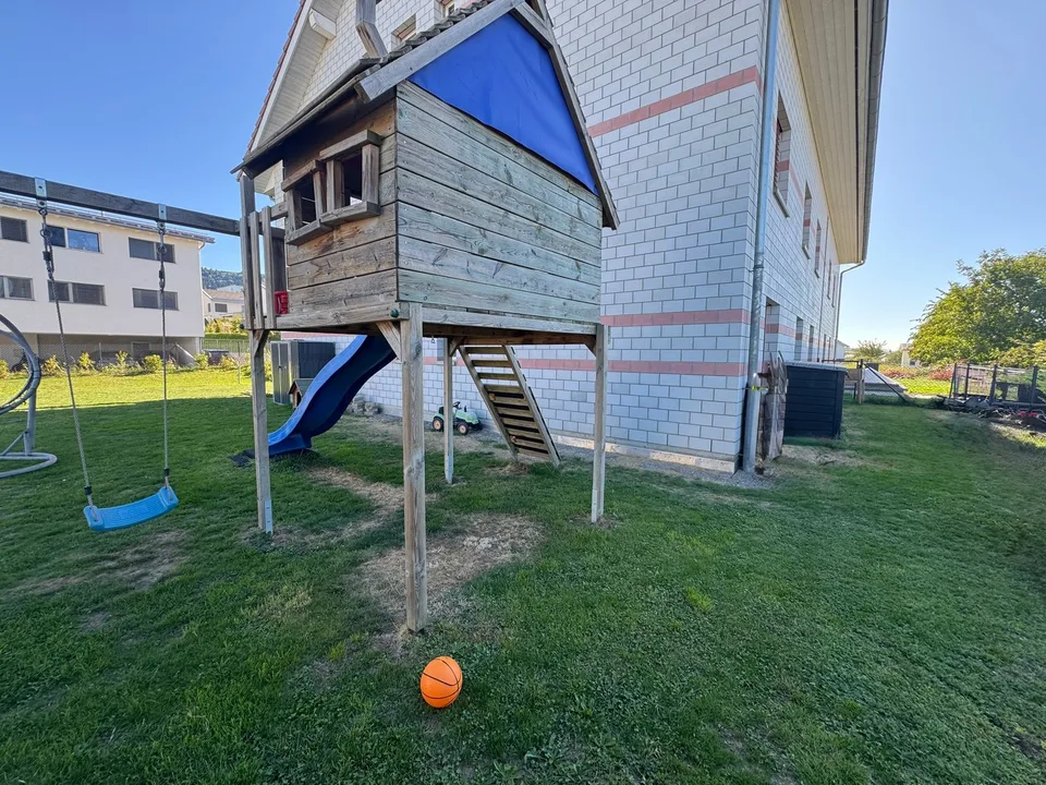 Giardino privato di 576m2 / Appartamento di 4,5 locali – foto 7 di 19