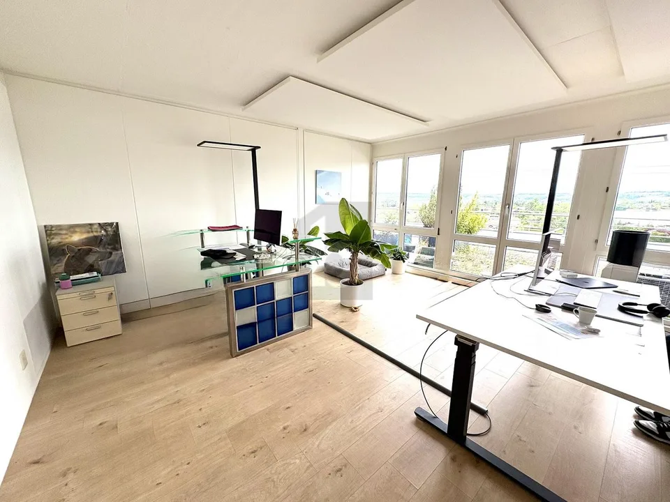 REPRÄSENTATIV MIT SEESICHT UND TERRASSEN – Foto 5 von 6