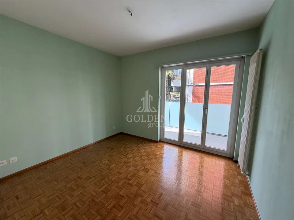 3,5 Zimmer mit großer Terrasse und Schwimmbad in zentraler Lage in Lugano – Foto 4 von 6