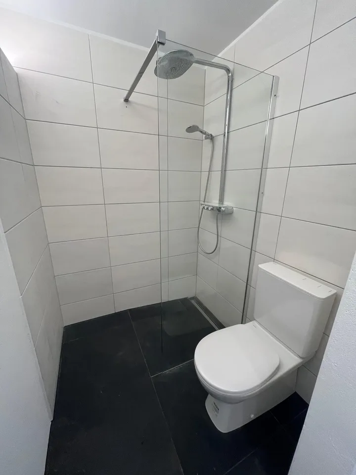 Appartement très ensoleillé, calme, partiellement rénové de 4,5 pièces – photo 8 sur 11