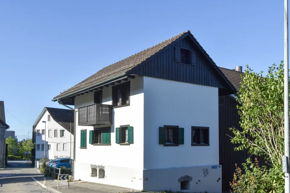 Traditioneller Charme trifft auf gemütliches Wohnen – Foto 2 von 13