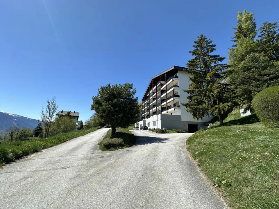 Crans-Montana (Randogne)- Spacieux 4.5 pièces avec vue panoramique et parking en sous-sol – photo 12 sur 15