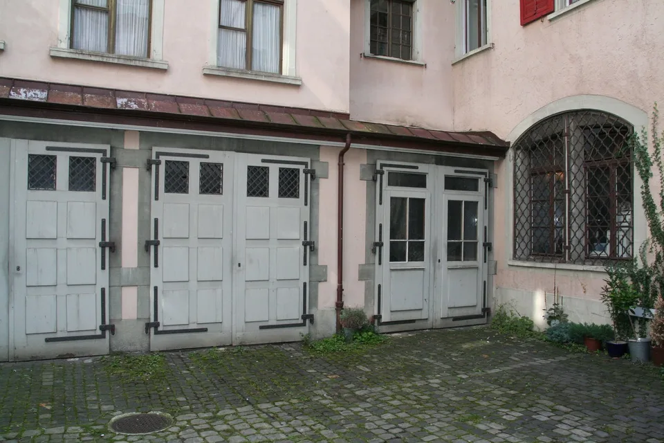Box individuelle dans la vieille ville de St. Gallen, près de Bärenplatz / Abbaye – photo 2 sur 3