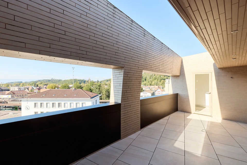 APPARTEMENT ATTIQUE DE LUXE EXCLUSIF AU COEUR DE BURGDORF – photo 10 sur 13