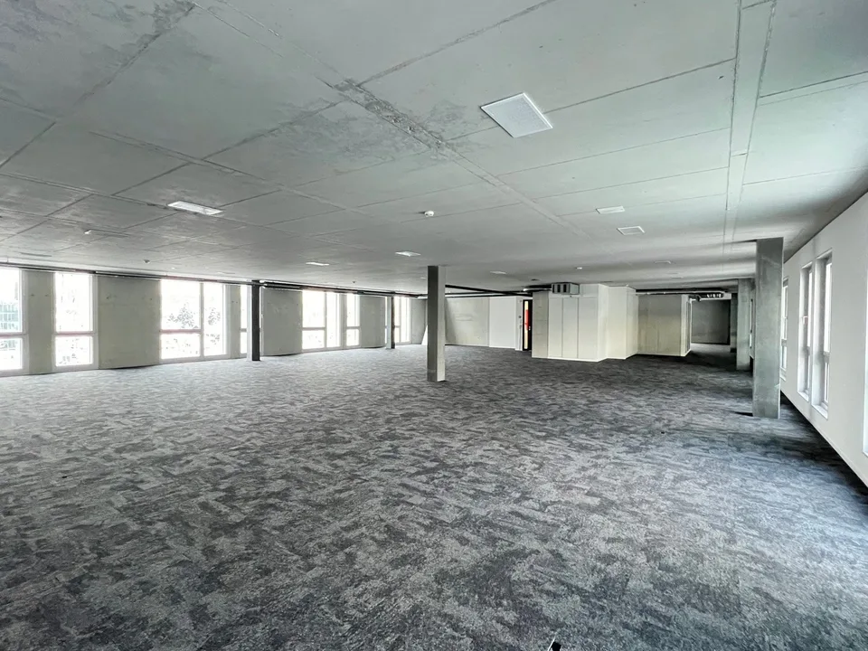 New ready-to-move-in office space with balcony – photo 2 of 4