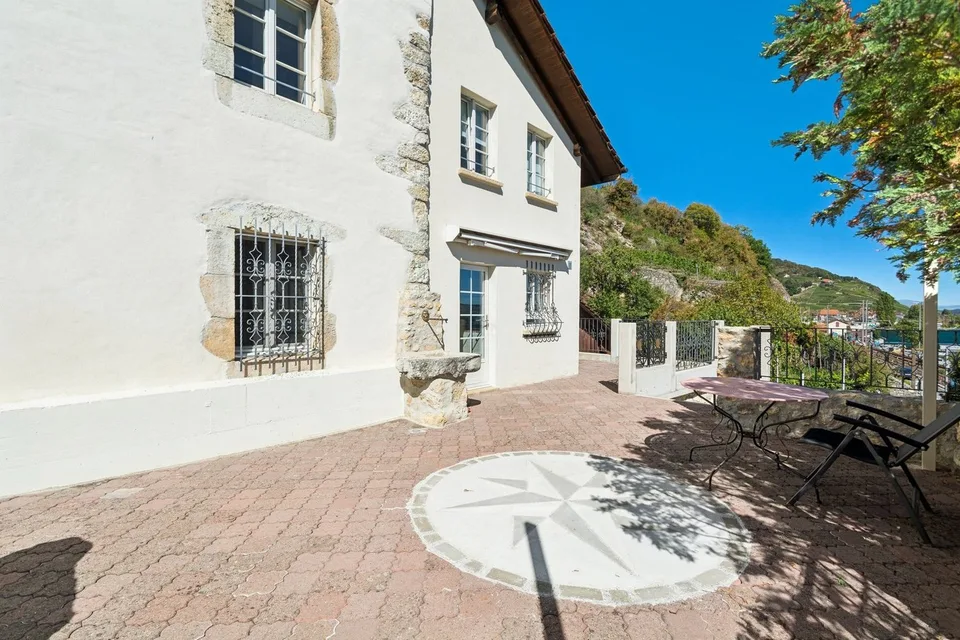 Linee pure & storia vigneronne sul lago di Bienne – foto 8 di 13