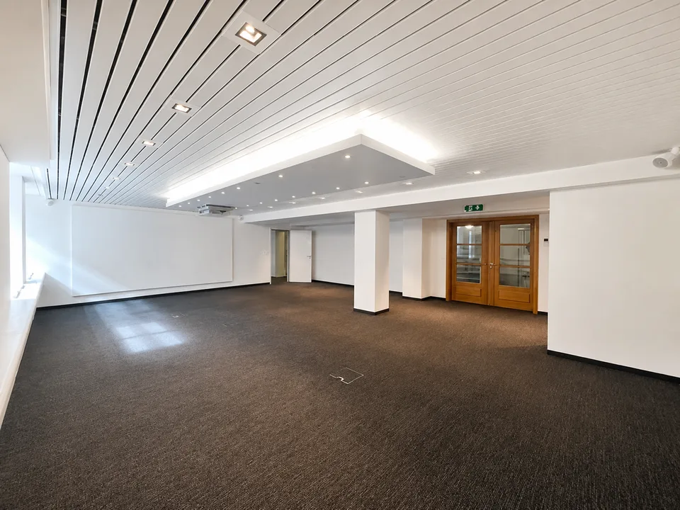 Spazio ufficio pronto per l'occupazione vicino alla stazione di Zürich Enge – foto 2 di 2