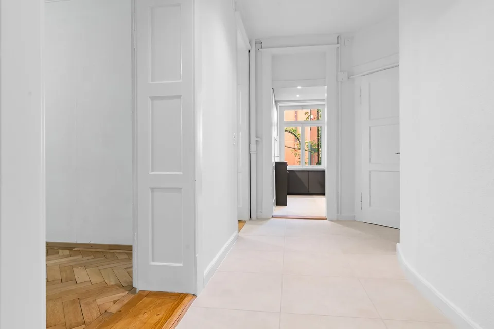 Appartamento di 3,5 locali ristrutturato di alta qualità in affitto nel cuore di Zurigo! – foto 10 di 13
