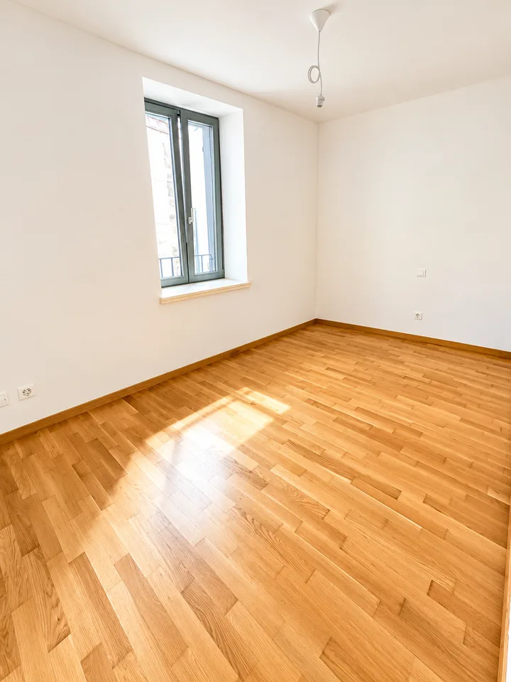 Wohnung mit 3.5 Zimmern renoviert Piazza Maggiore – Foto 11 von 17