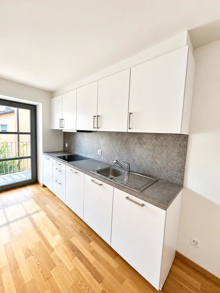Wohnung mit 3.5 Zimmern renoviert Piazza Maggiore – Foto 4 von 17