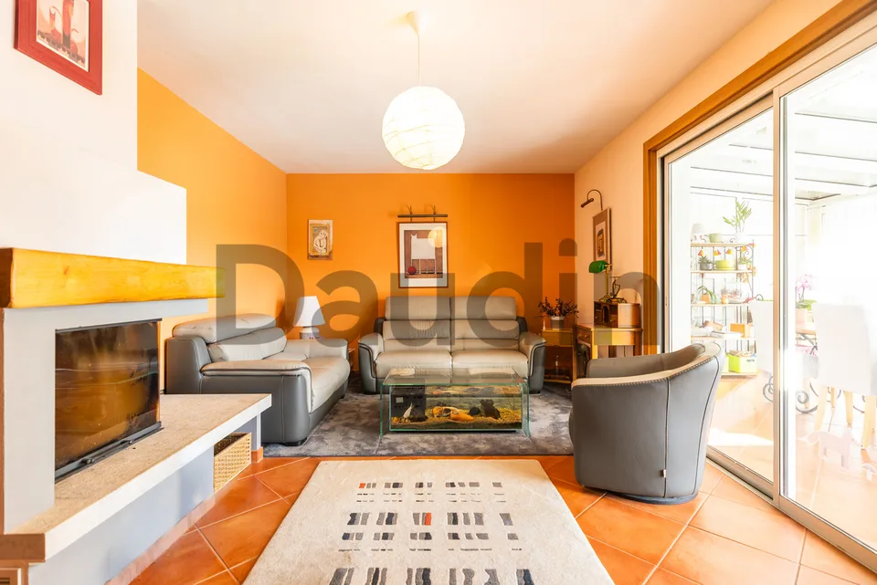 Semi-detached house with 5.5 rooms in a green setting – photo 2 of 10