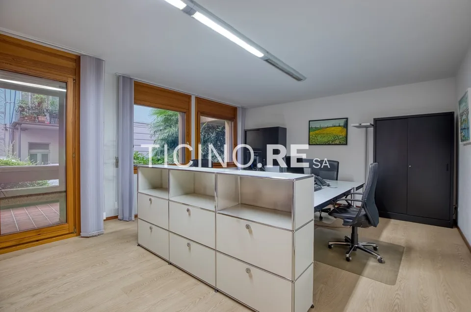 Lugano – immeuble élégant avec possibilité de transformation en habitation en face du Parco Ciani – photo 10 sur 16