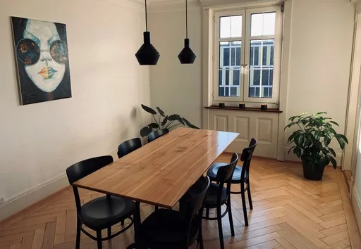 Grösszügige und gepflegte Wohnung nahe Zentrum – Foto 3 von 12