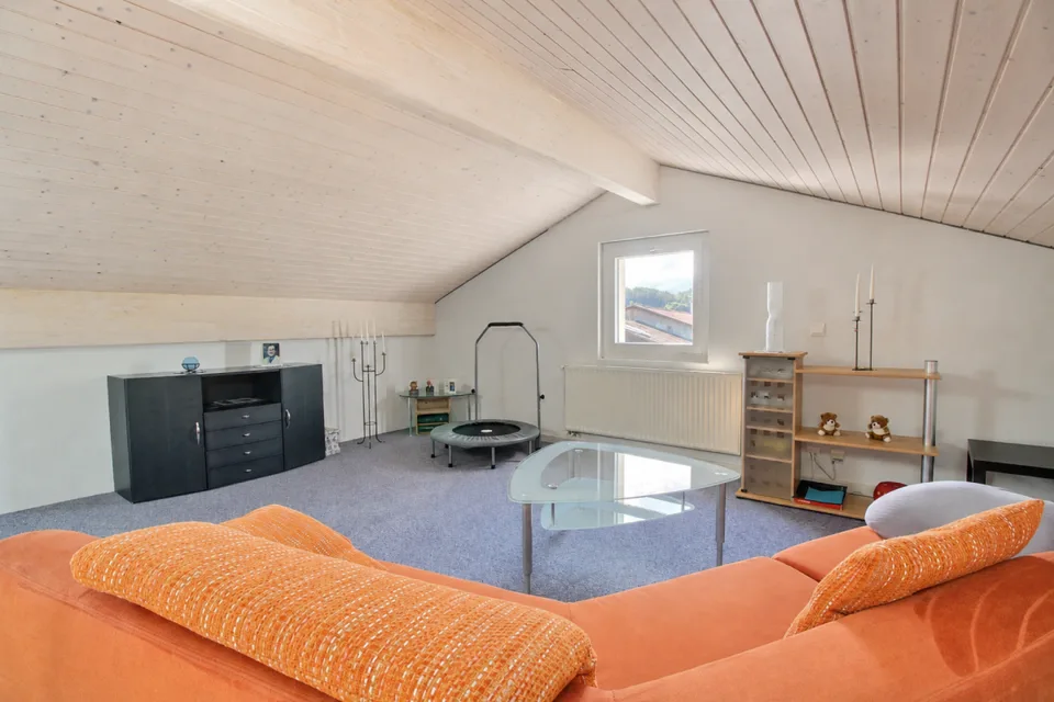Bellissima metà di una casa bifamiliare, oltre 180 m2 di superficie abitabile – foto 12 di 13