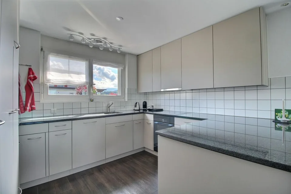 Bellissima metà di una casa bifamiliare, oltre 180 m2 di superficie abitabile – foto 5 di 13