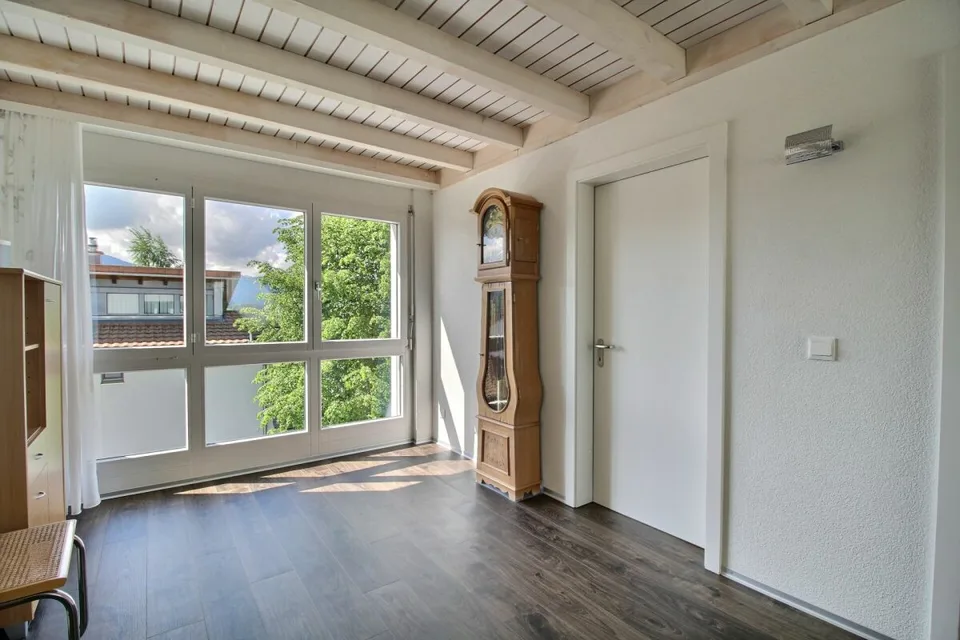 Bellissima metà di una casa bifamiliare, oltre 180 m2 di superficie abitabile – foto 10 di 13