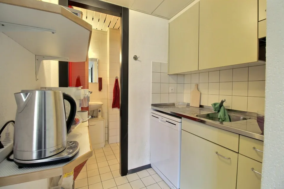 Büros mit Archiven und Parkplätzen – Foto 11 von 22
