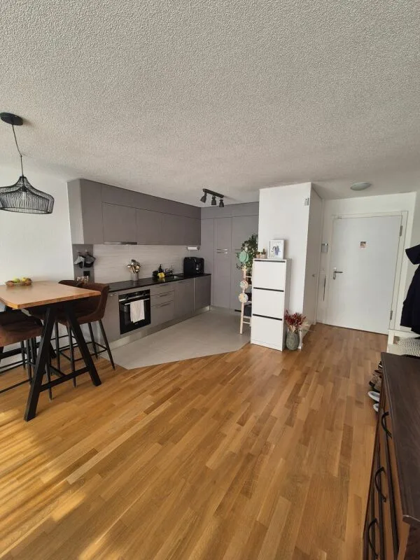 Wohnung mit 2.5 Zimmern und Garten in Grandson – Foto 6 von 8