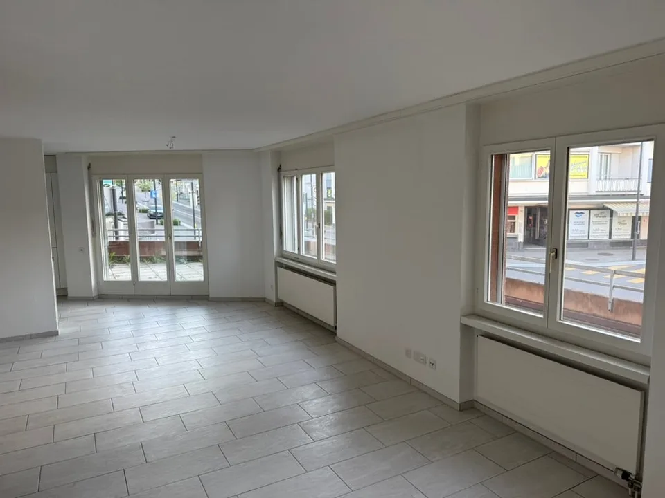 Appartamento 6.5 locali nel centro di Uzwil con terrazza, ascensore e 2 bagni – foto 4 di 16