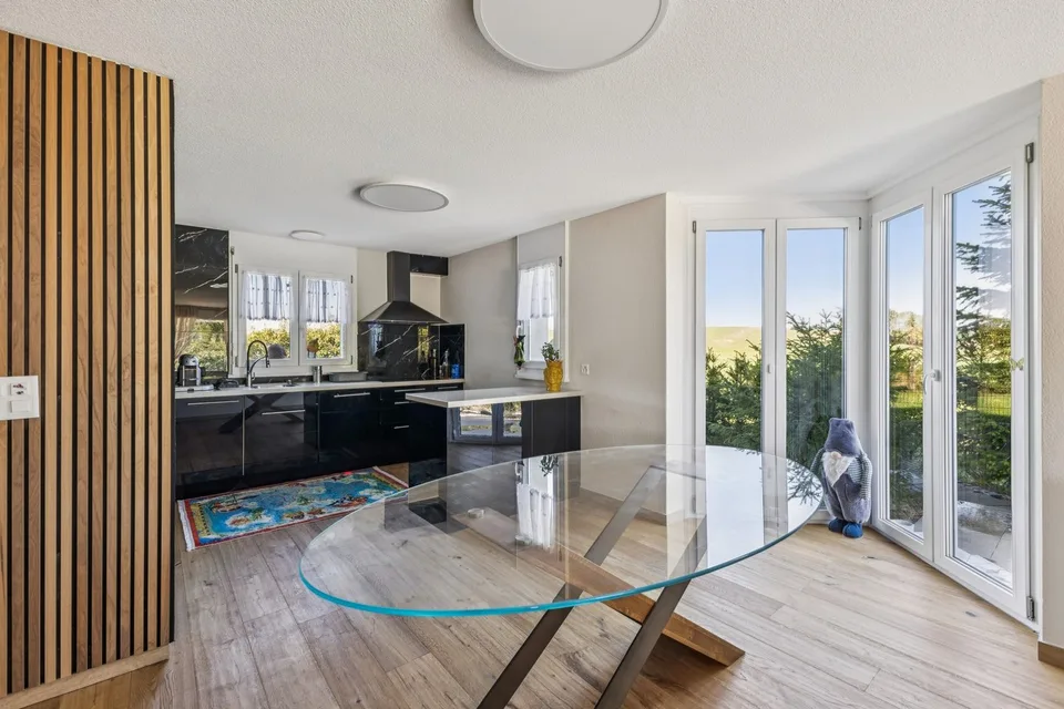 Reihenhaus mit Pool und eigenem Studio – Foto 4 von 13