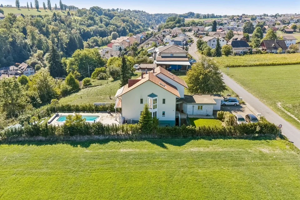 Reihenhaus mit Pool und eigenem Studio – Foto 11 von 13