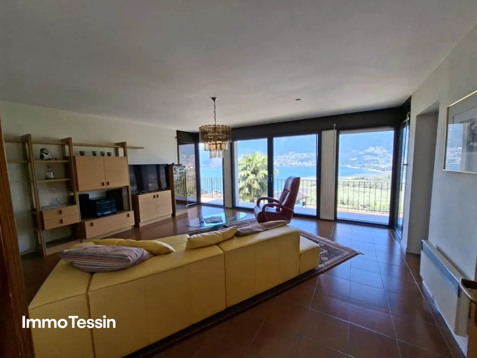 Wunderschönes Haus mit atemberaubender Panorama Seesicht über den Lage Maggiore an begehrter Lage im Gambarogno – Foto 6 von 13