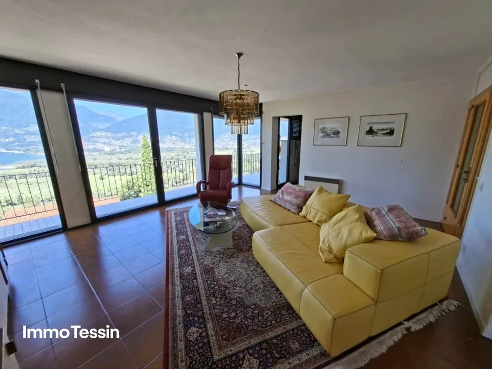 Wunderschönes Haus mit atemberaubender Panorama Seesicht über den Lage Maggiore an begehrter Lage im Gambarogno – Foto 7 von 13