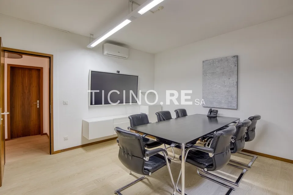 Lugano – À LOUER : bureau élégant en face du Parco Ciani – photo 7 sur 15