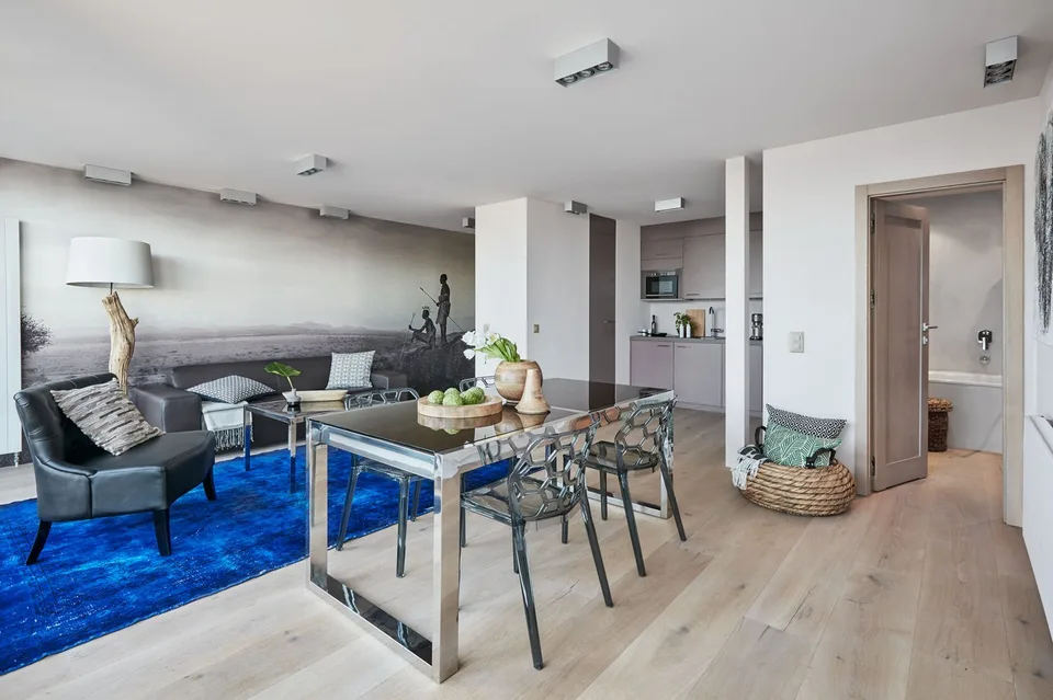 Spacious 4-Room Apartment (3 Bedroom) in Central Geneva – GL702 – photo 3 of 5