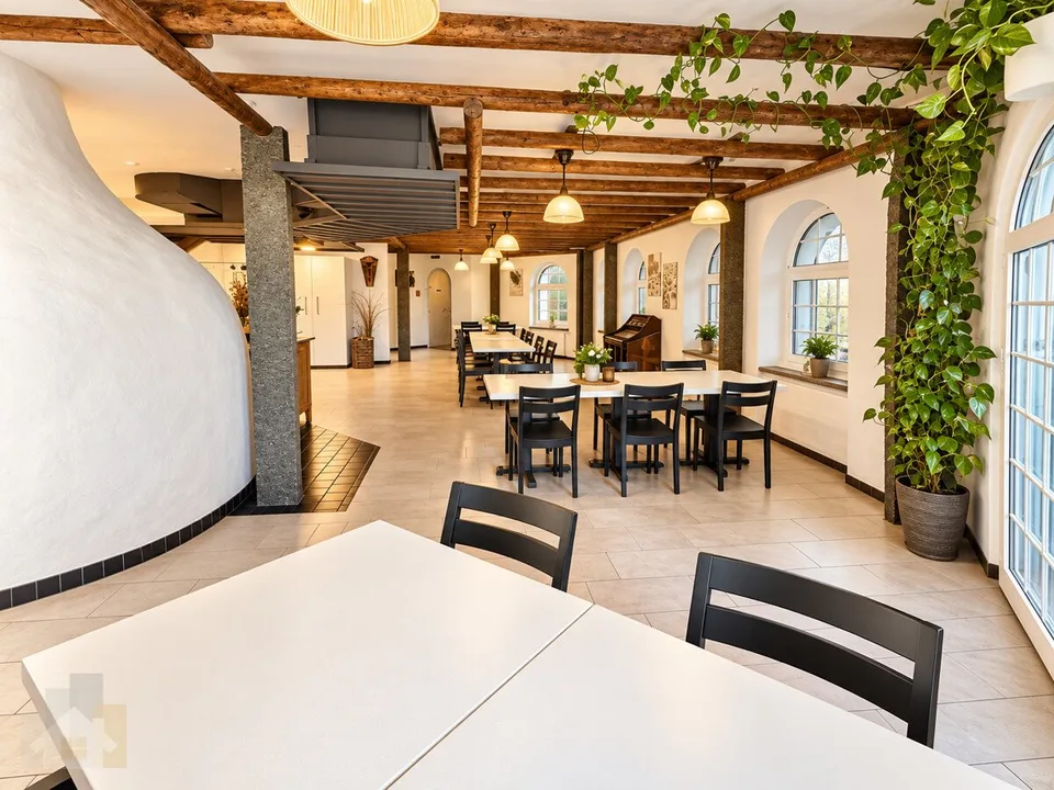 Restauranträumlichkeiten mit Aussensitzplatz – Foto 3 von 13
