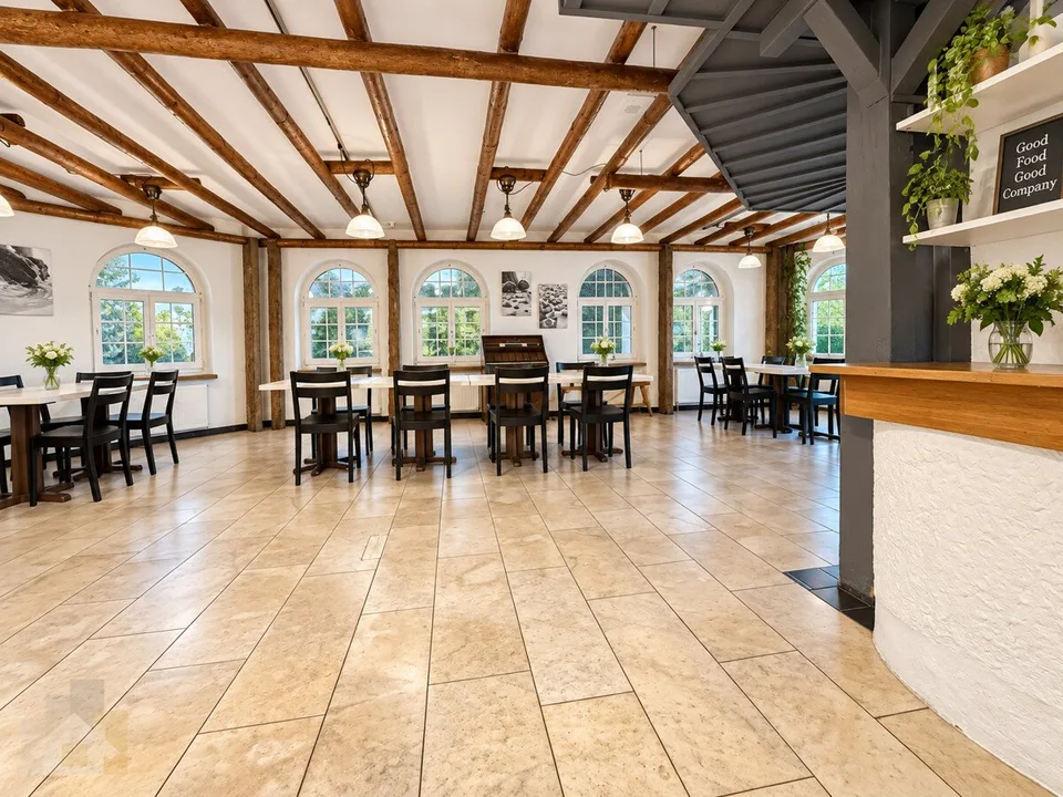 Restauranträumlichkeiten mit Aussensitzplatz – Foto 4 von 13