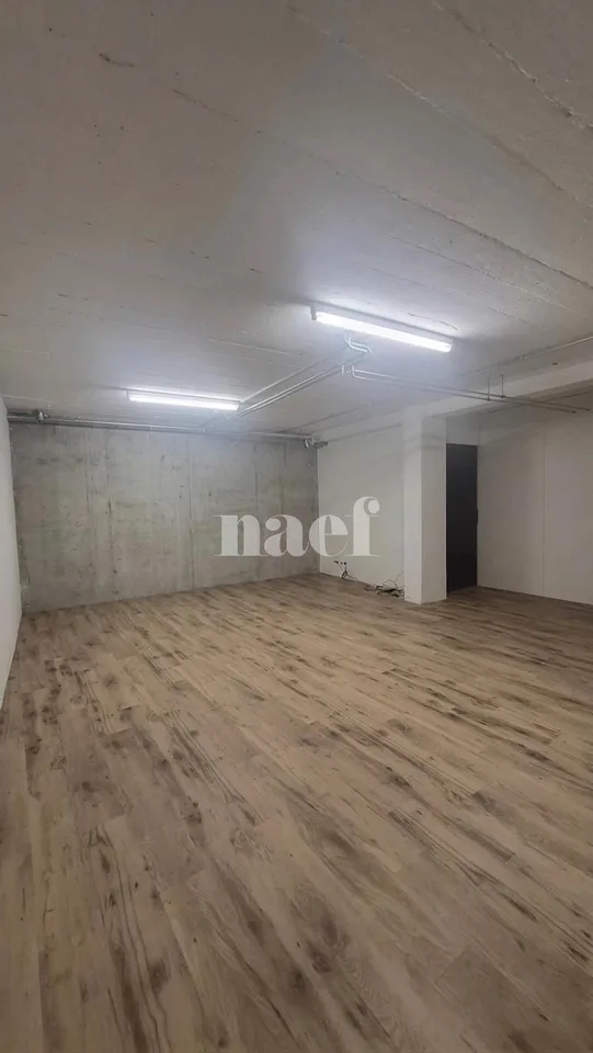 Lokal mit Schaufenster und exzellenter Sichtbarkeit im Zentrum von Neuchâtel – Foto 2 von 5